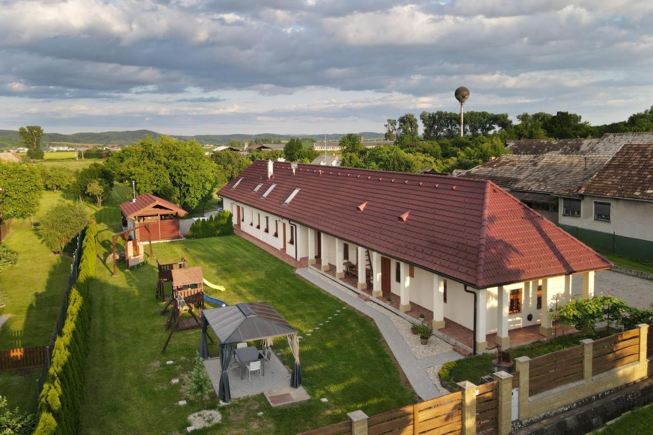 Apartmán Farmaobeckov Sk Exteriér fotografie